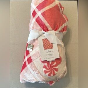 Disney Hallmark Mickey Mouse Peppermint blanket 50x60 NWT